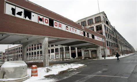 why did detroit decline.